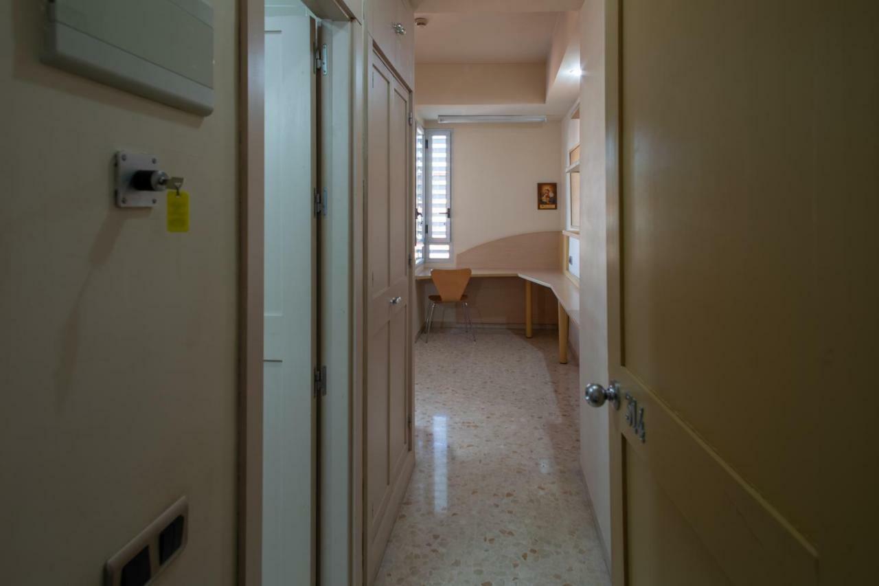 Residencia Sagrado Corazon Hotel Sevilla Buitenkant foto