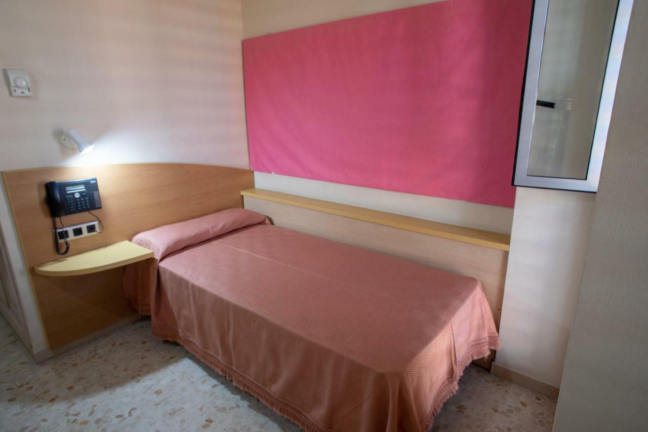 Residencia Sagrado Corazon Hotel Sevilla Buitenkant foto